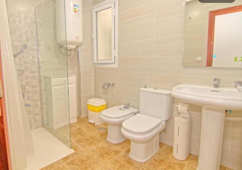 Low Cost Room Малага Екстериор снимка